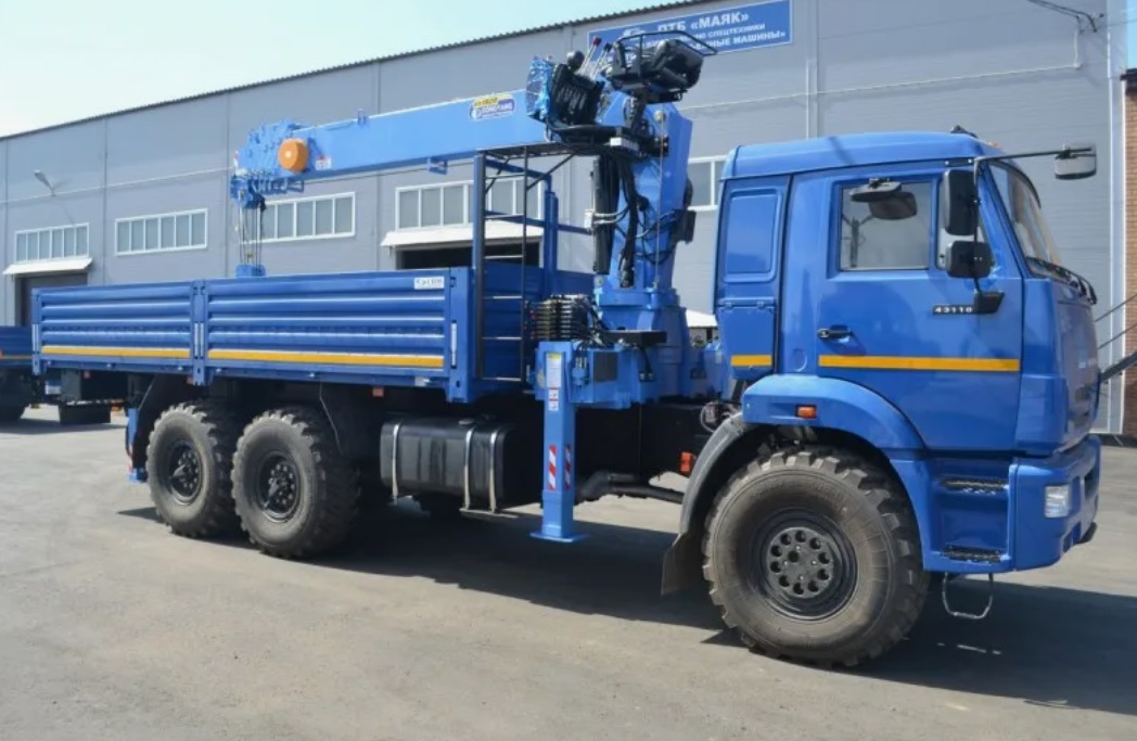 Самосвал камаз 43118 с КМУ DongYang SS2036