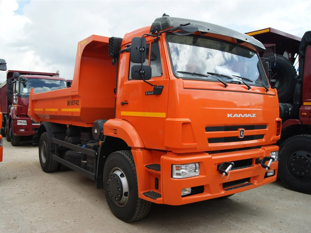 Самосвал КАМАЗ 53605