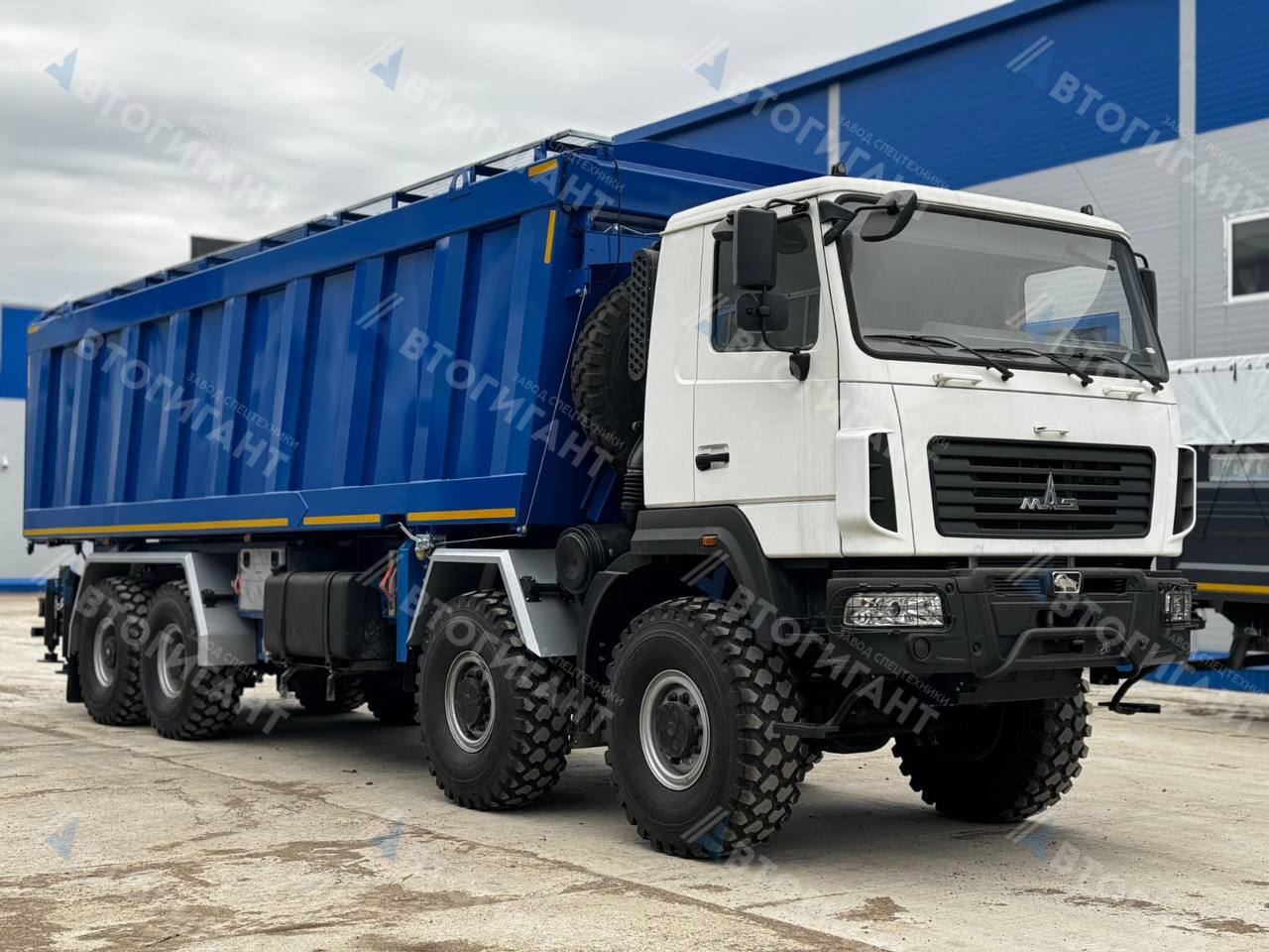 Автомобиль проппантовоз на шасси МАЗ 6526